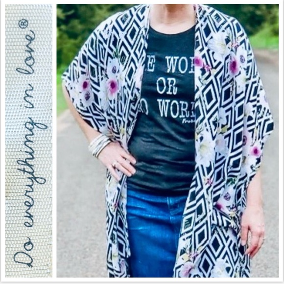 Do everything in love Sweaters - Do Everything in Love Kimono Overpiece Cardigan Black White Diamond Floral Print